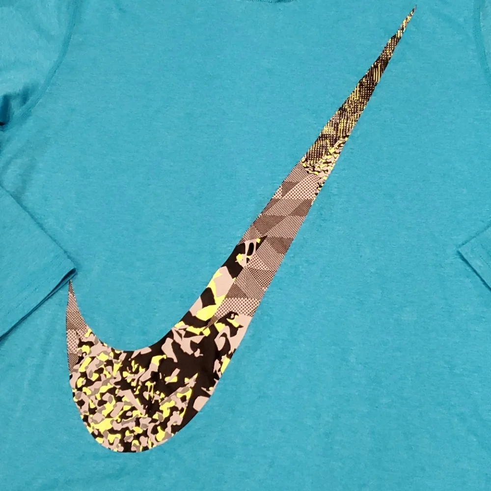 Boys Nike blue dri-fit graphic shirt size L